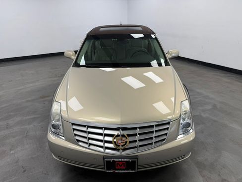Used 2008 Cadillac DTS w/ Sun And Sound Package FWD image 16