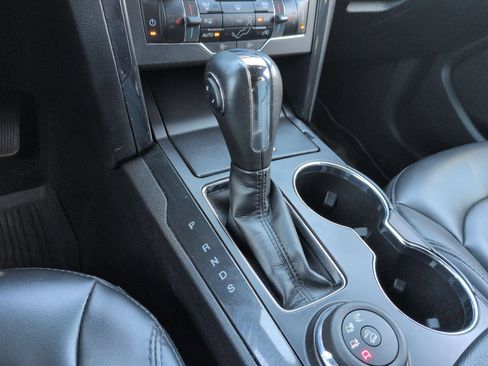 Used 2019 Ford Explorer XLT w/ Equipment Group 202A AWD/4WD image 16