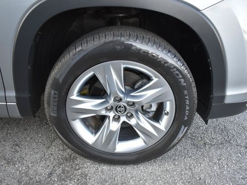 Used 2016 Toyota Highlander Limited FWD image 36