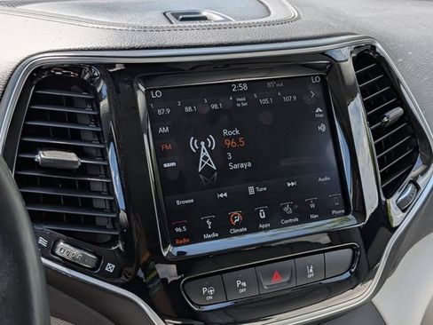 Used 2019 Jeep Cherokee Limited w/ Luxury Group AWD/4WD image 19