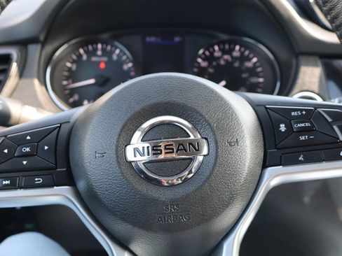 Used 2020 Nissan Rogue SL AWD/4WD image 11