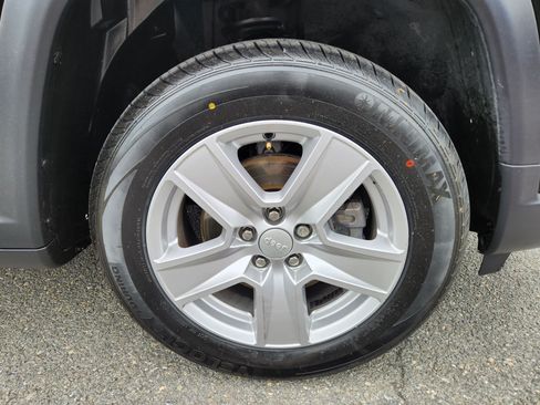 Used 2022 Jeep Compass Latitude AWD/4WD image 7