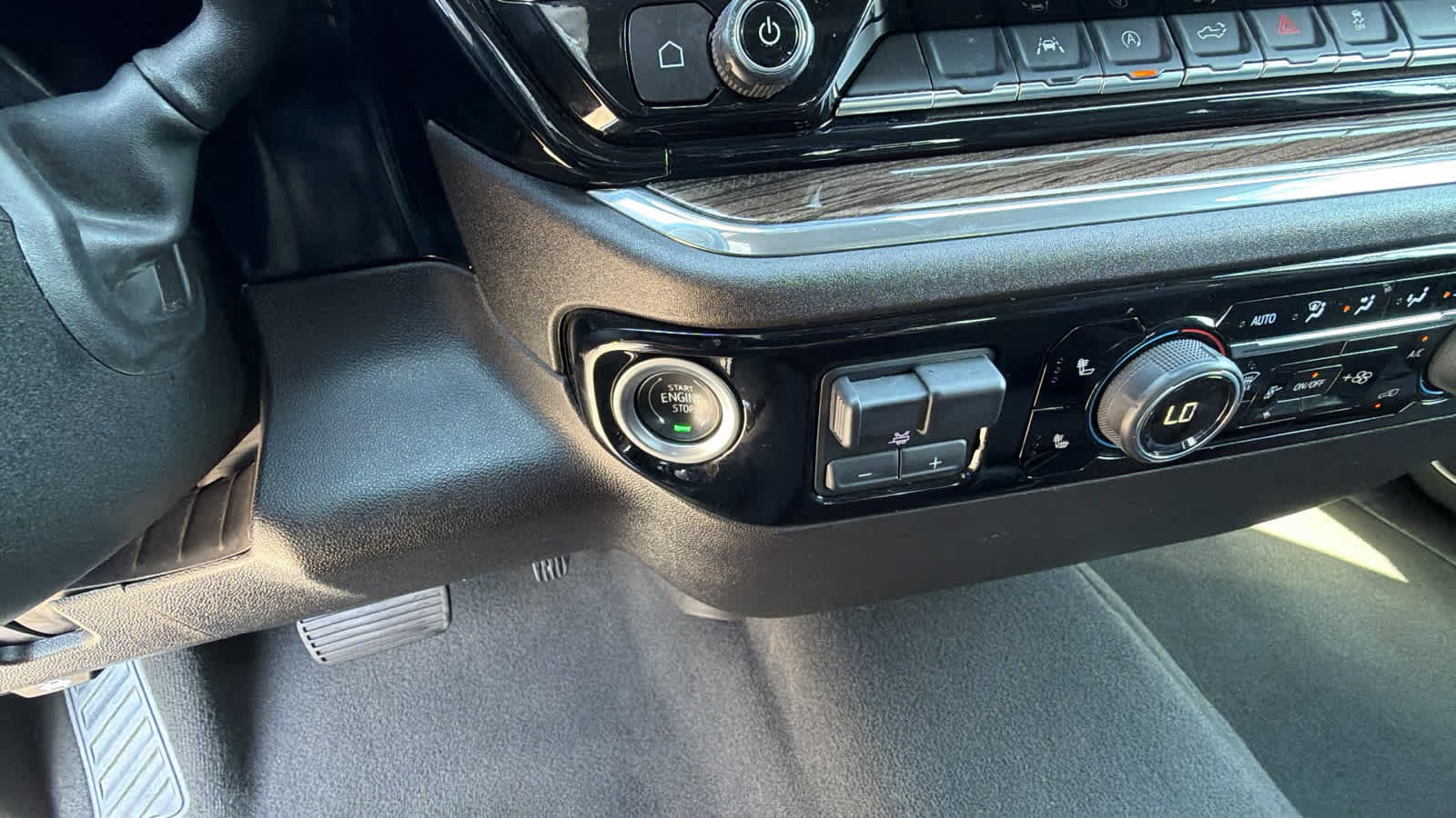 Certified 2025 Chevrolet Silverado 1500 LT RWD image 17