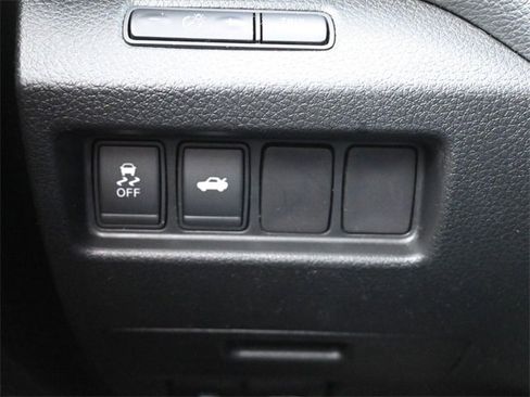 Used 2015 Nissan Altima 2.5 SV image 24