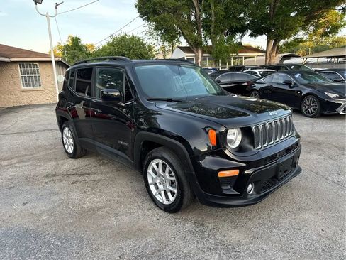Used 2020 Jeep Renegade Latitude FWD image 3