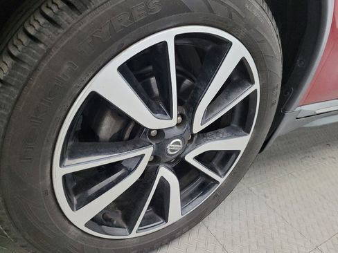 Used 2019 Nissan Rogue SL w/ Premium Package image 31