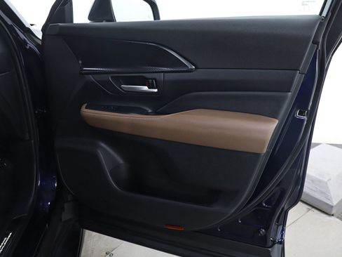 Used 2025 Toyota Grand Highlander MAX Platinum image 9