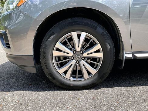 Used 2020 Nissan Pathfinder SV AWD/4WD image 35