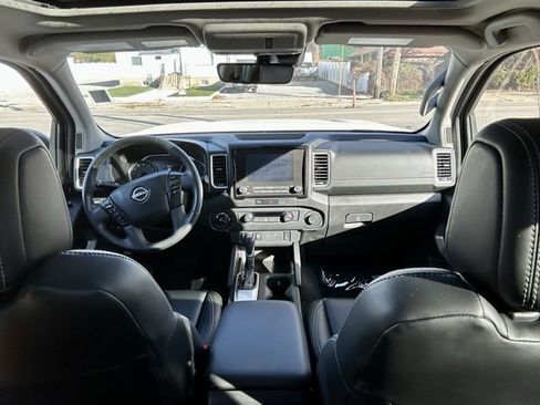 Used 2024 Nissan Frontier SL w/ Technology Package image 6
