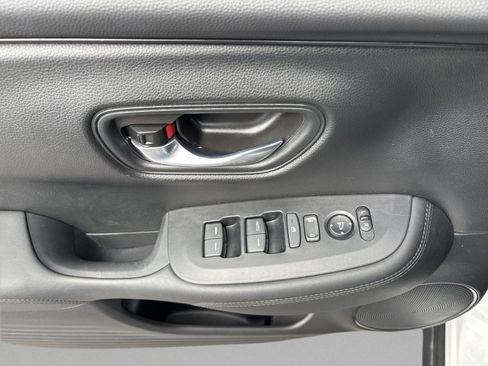 Certified 2024 Honda HR-V LX image 17