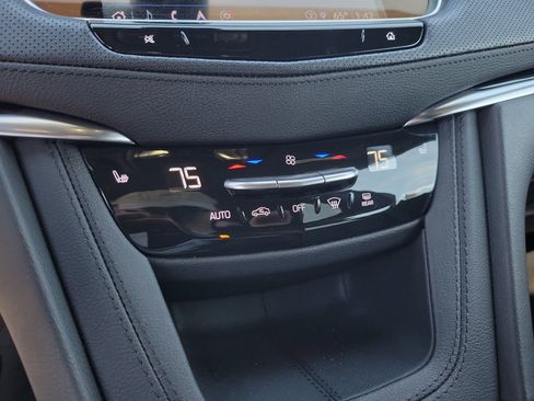 Certified 2025 Cadillac XT5 Premium Luxury image 25