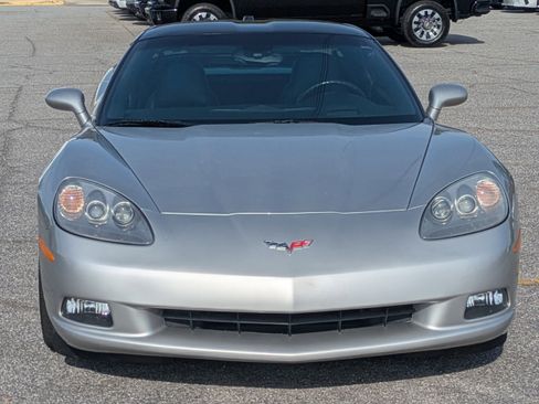 Used 2005 Chevrolet Corvette Coupe w/ Preferred Equipment Group image 9