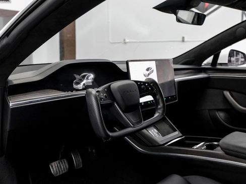 Used 2023 Tesla Model S image 3