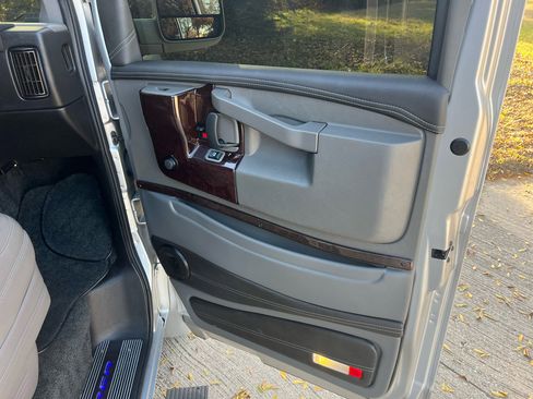 Used 2022 Chevrolet Express 2500 Extended w/ Enhanced Convenience Package image 46