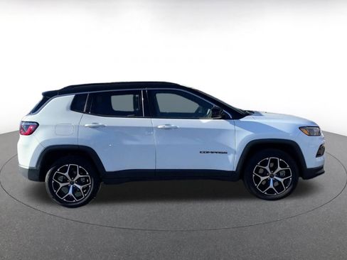 Used 2025 Jeep Compass Limited image 16