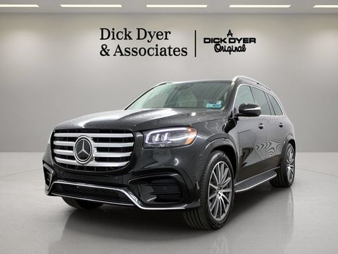 Used 2026 Mercedes-Benz GLS 580 4MATIC image 7