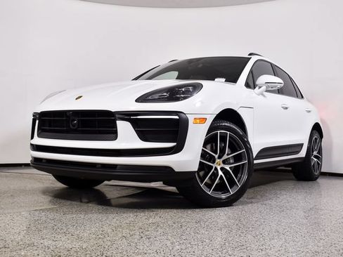 Used 2025 Porsche Macan AWD/4WD image 2