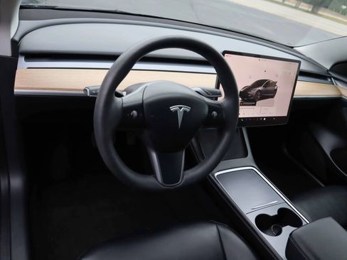 Used 2023 Tesla Model 3 Standard Range RWD image 17