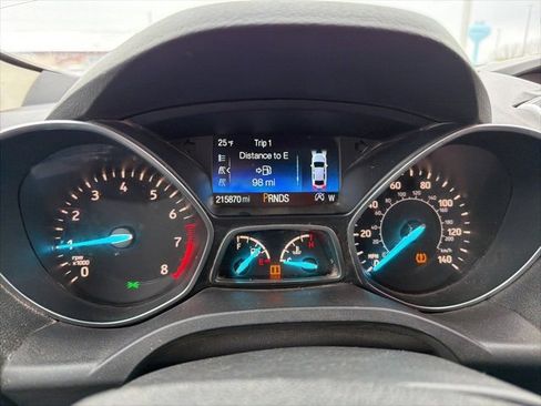 Used 2017 Ford Escape SE image 11