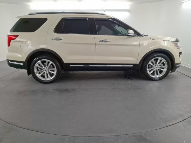 Used 2018 Ford Explorer Limited w/ Equipment Group 301A FWD image 9