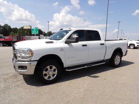 Used 2024 RAM 2500 Big Horn AWD/4WD image 3