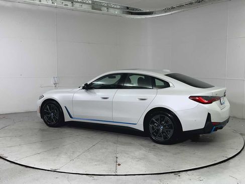 Used 2023 BMW i4 eDrive40 image 4
