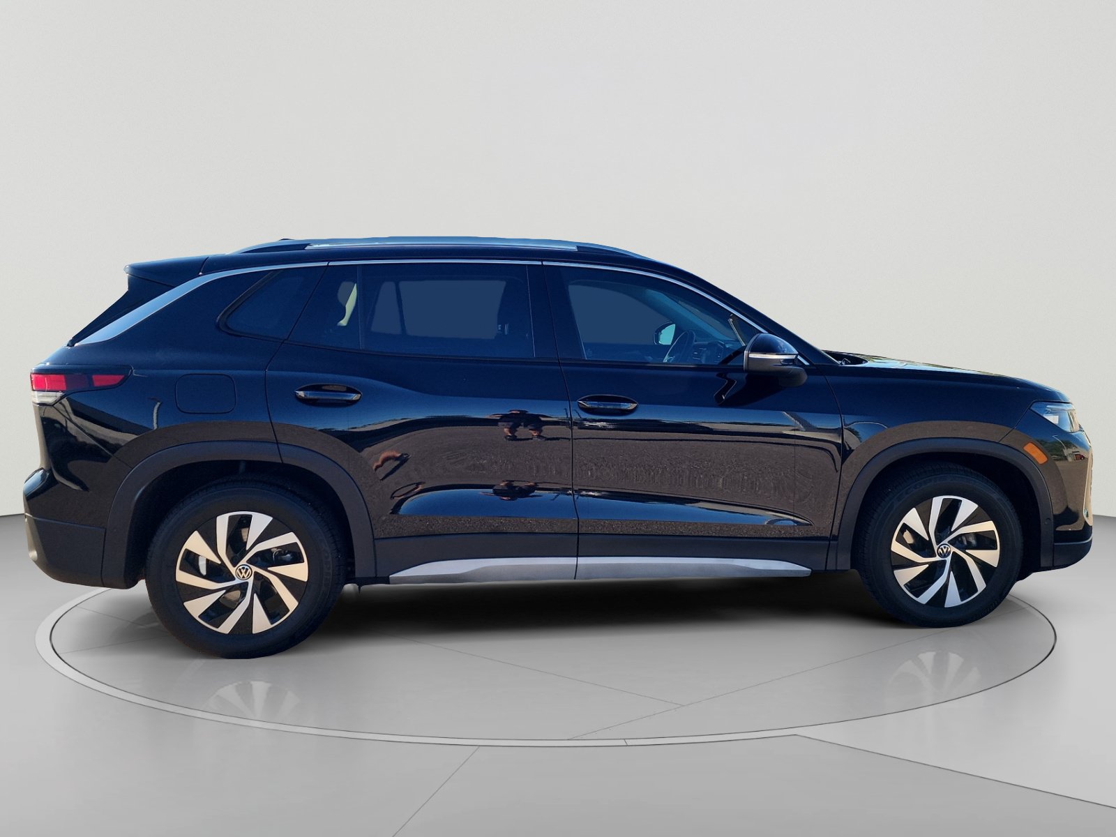 Certified 2026 Volkswagen Tiguan S FWD image 6