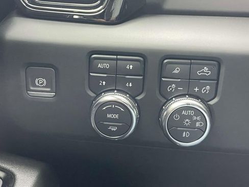 Used 2024 GMC Sierra 1500 AT4 w/ AT4 Preferred Package AWD/4WD image 27