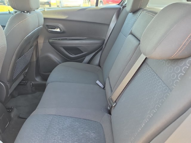 Used 2020 Chevrolet Trax LS FWD image 11