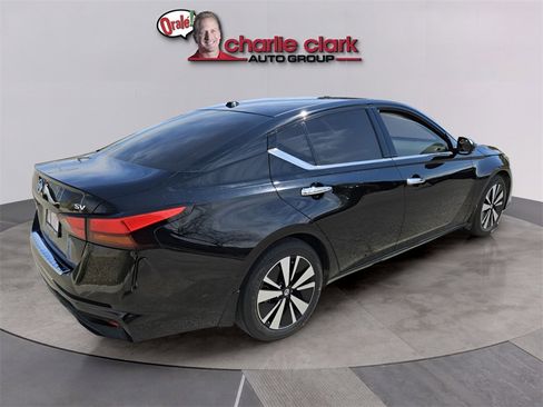 Used 2020 Nissan Altima 2.5 SV image 6