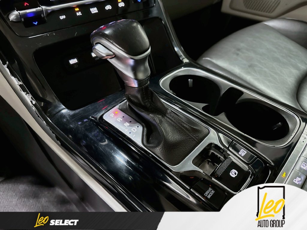 Used 2022 Kia Carnival EX FWD image 20