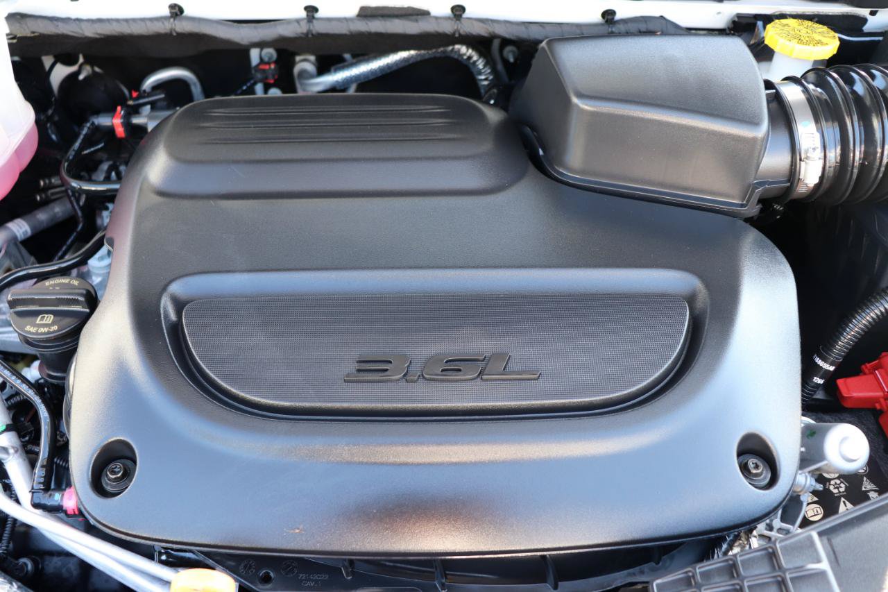 Used 2027 Chrysler Pacifica Select FWD image 56