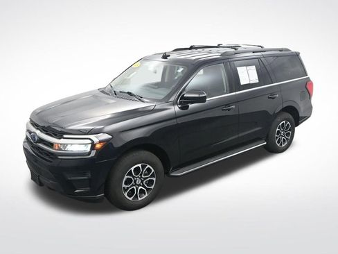 Used 2023 Ford Expedition XLT image 23