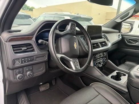 Used 2023 Chevrolet Suburban Premier AWD/4WD image 7