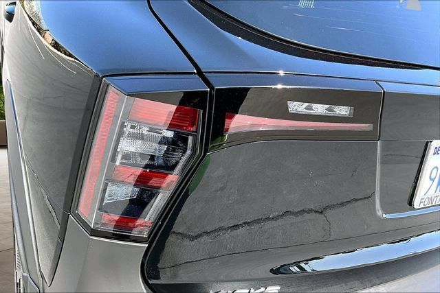 Certified 2025 Nissan Kicks SR FWD image 22