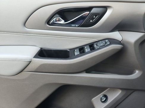 Used 2019 Chevrolet Traverse LT image 24