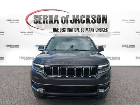 Used 2022 Jeep Wagoneer Series I AWD/4WD image 3