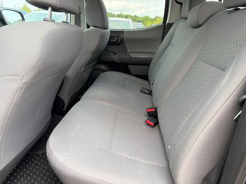 Used 2020 Toyota Tacoma SR AWD/4WD image 9