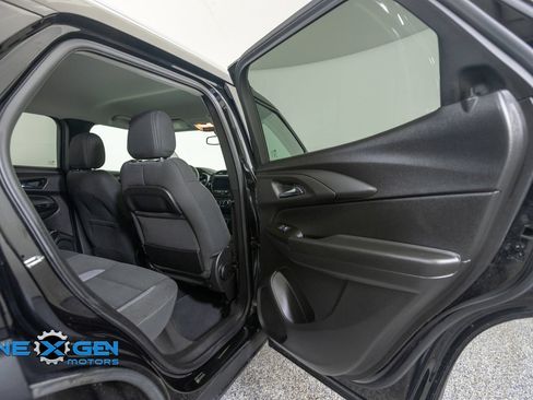 Used 2021 Chevrolet TrailBlazer LT w/ Convenience Package FWD image 34