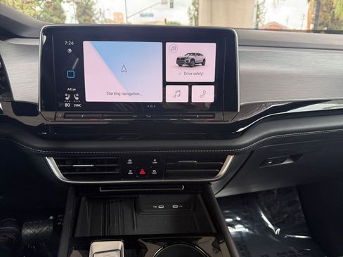 Used 2025 Volkswagen Atlas Cross Sport SE image 18