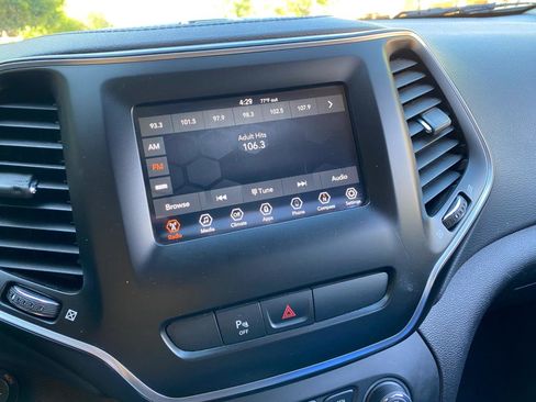 Used 2020 Jeep Cherokee Latitude Plus FWD image 71