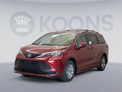 New 2025 Toyota Sienna LE