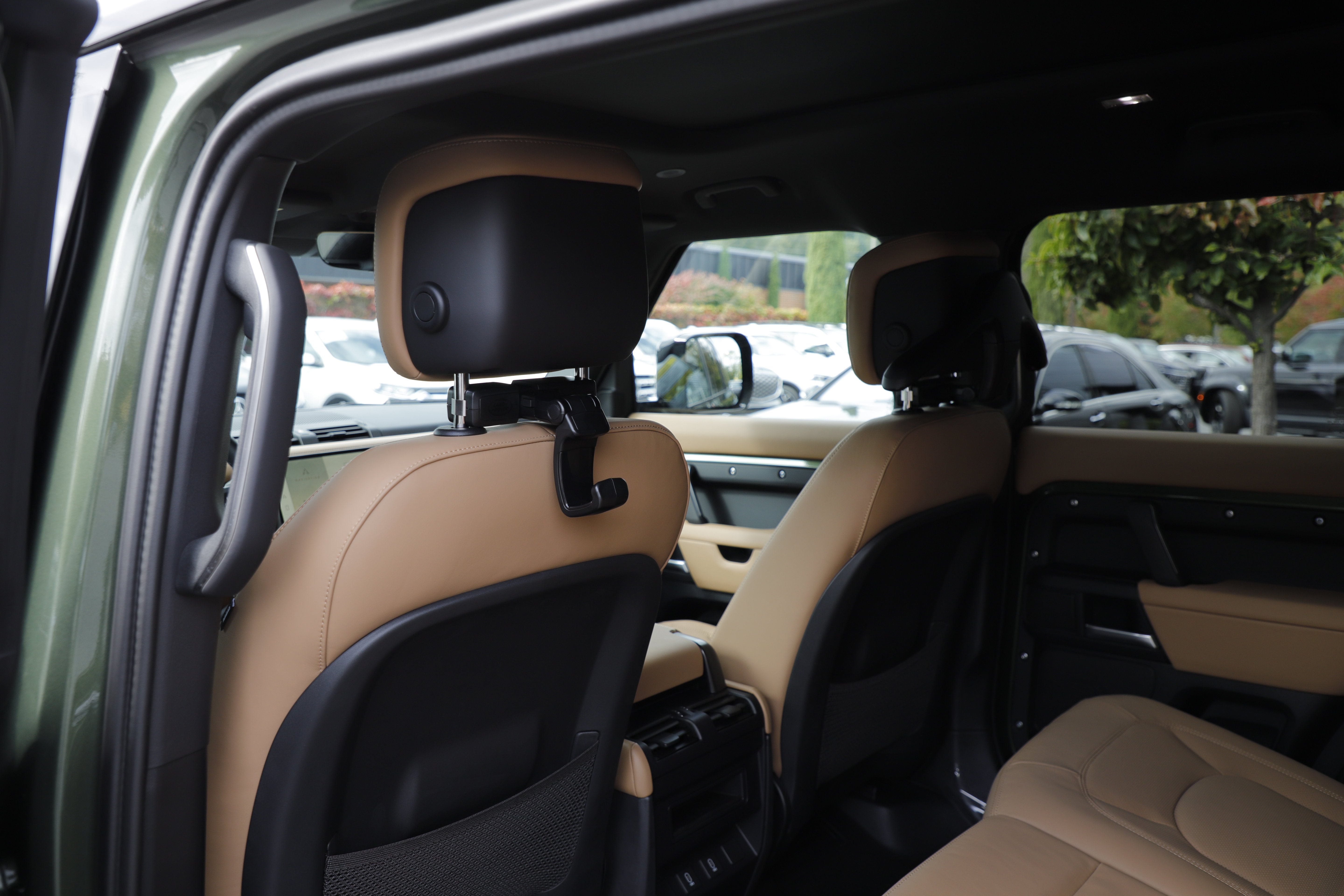 New 2026 Land Rover Defender 110 X-Dynamic SE AWD/4WD image 13