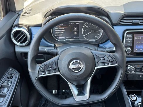 Used 2025 Nissan Versa SV image 28