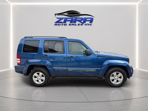 Used 2010 Jeep Liberty Sport w/ Popular Equipment Group AWD/4WD image 8