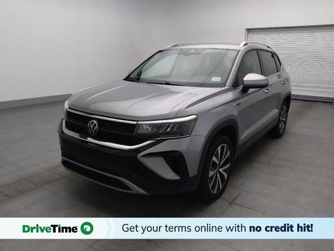 Used 2024 Volkswagen Taos SE FWD image 1