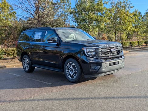 New 2025 Ford Expedition Active image 1