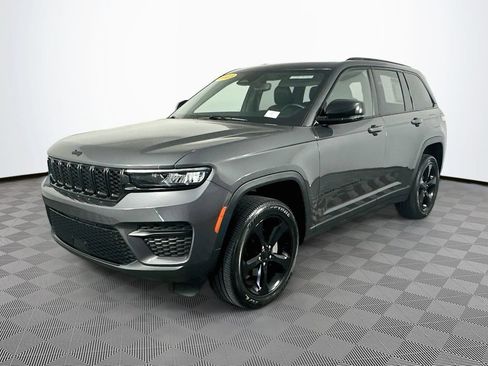 Certified 2023 Jeep Grand Cherokee Altitude AWD/4WD image 6