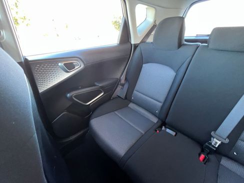 Used 2025 Kia Soul LX w/ LX Technology Package image 37