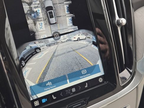 Certified 2024 Volvo V60 B5 Cross Country Plus image 19